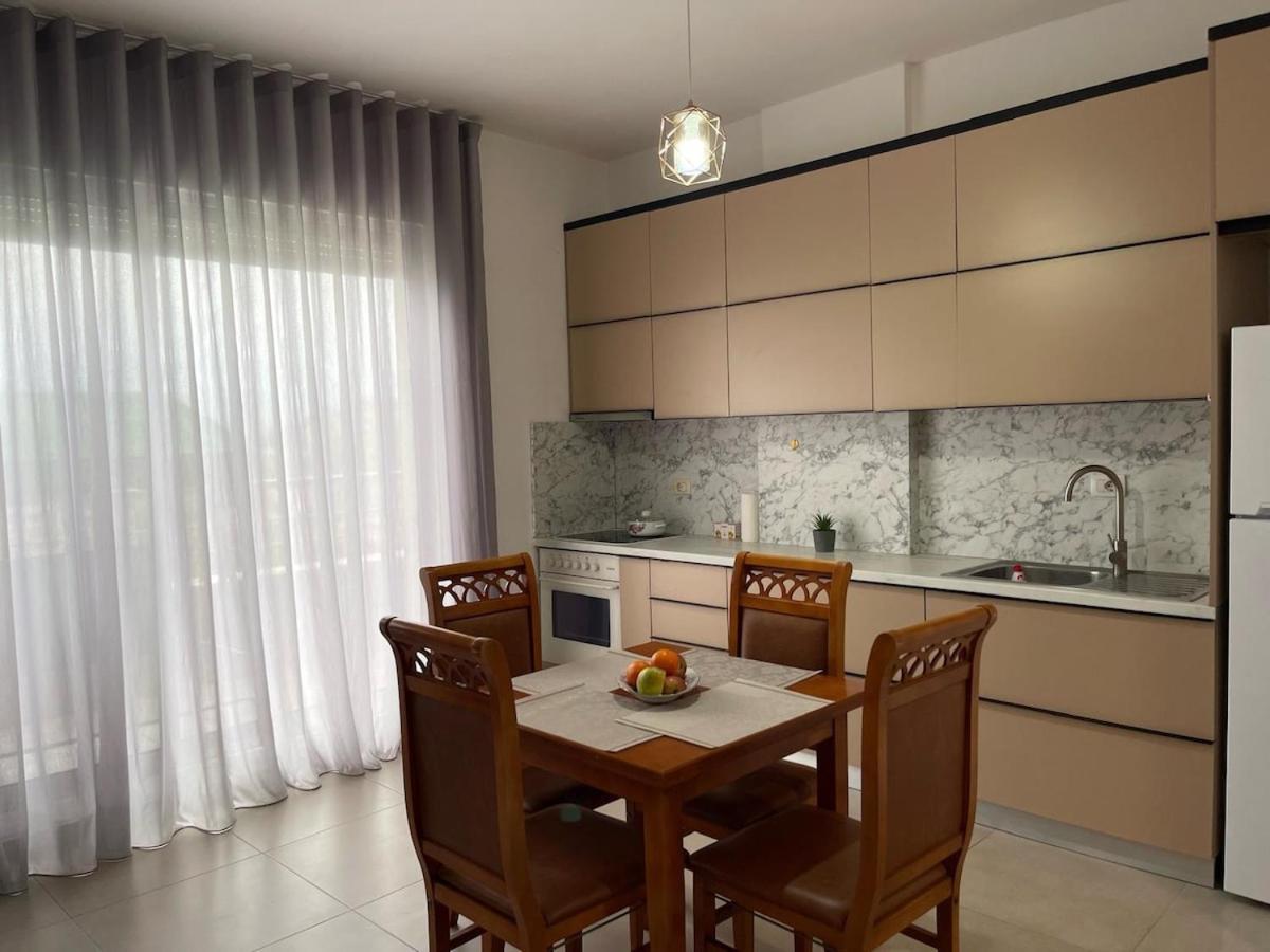 Liqeni Near Zoo & Appartement